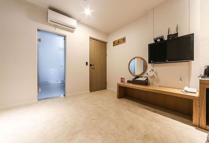 מוטל Geojedo Jangseungpo Hotel Carara