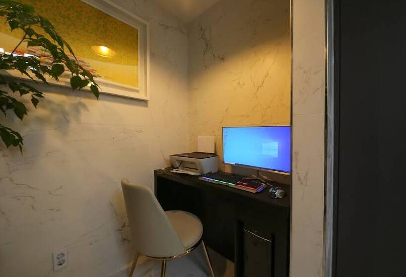 汽车旅馆  Gunsan Hotel Withus