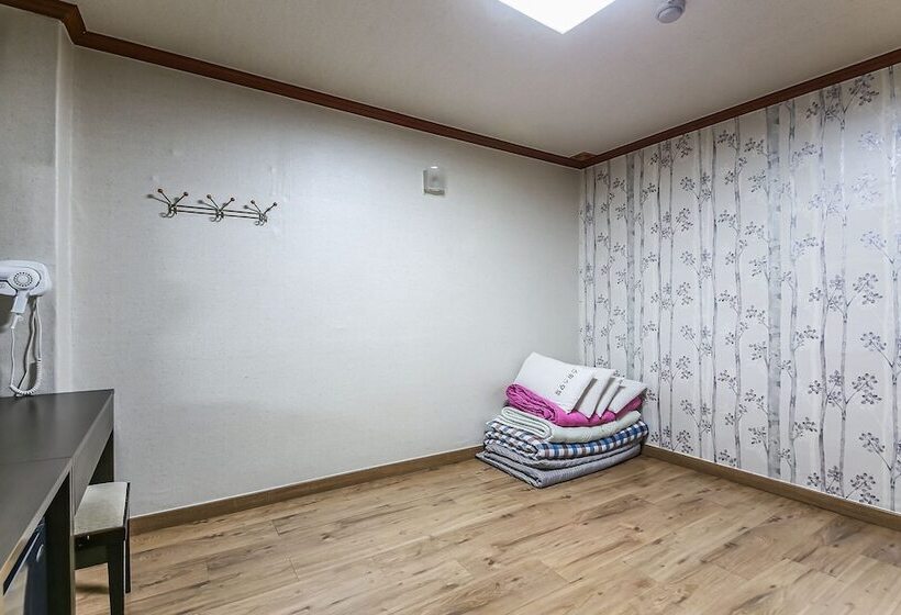 מוטל Gunsan Switzerland