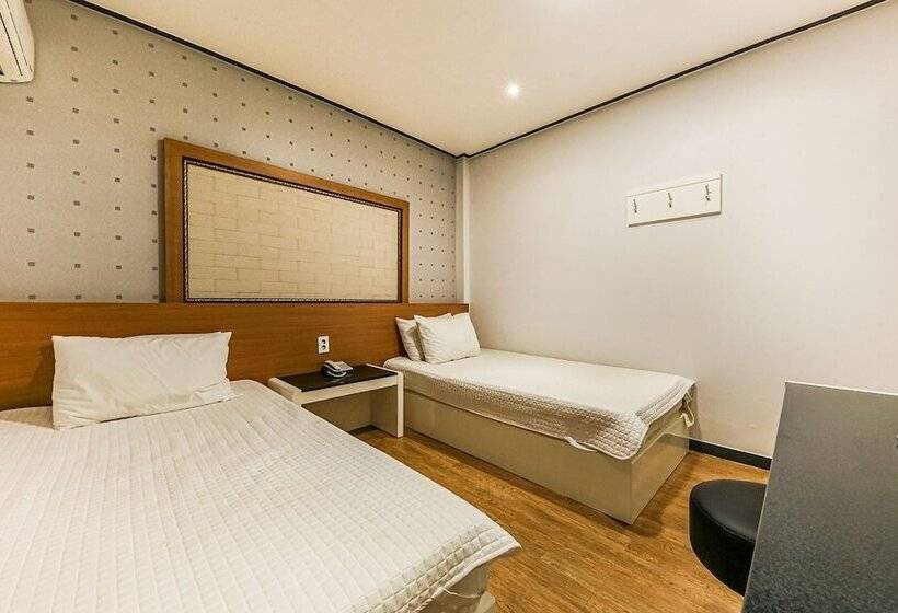 מוטל Hongseong New World