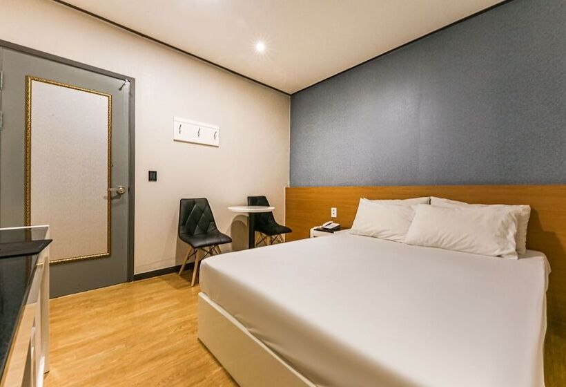 מוטל Hongseong New World