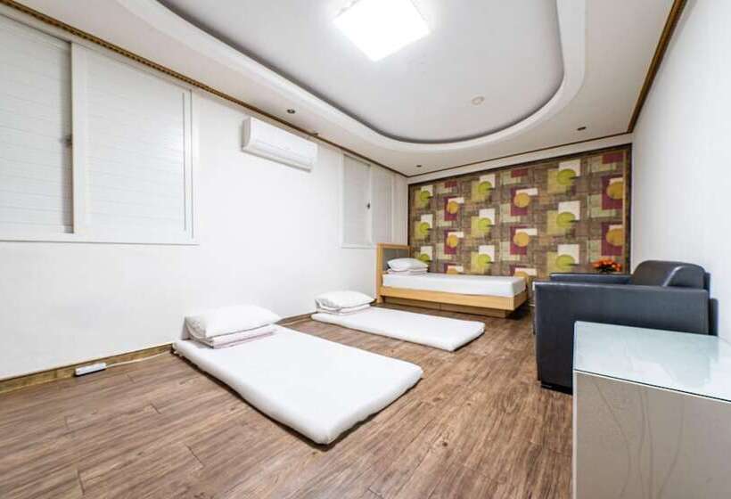 Motel Jangseong J
