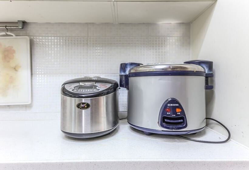 汽车旅馆  Muan Beach