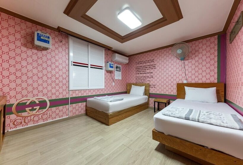 Motel Muju Girin