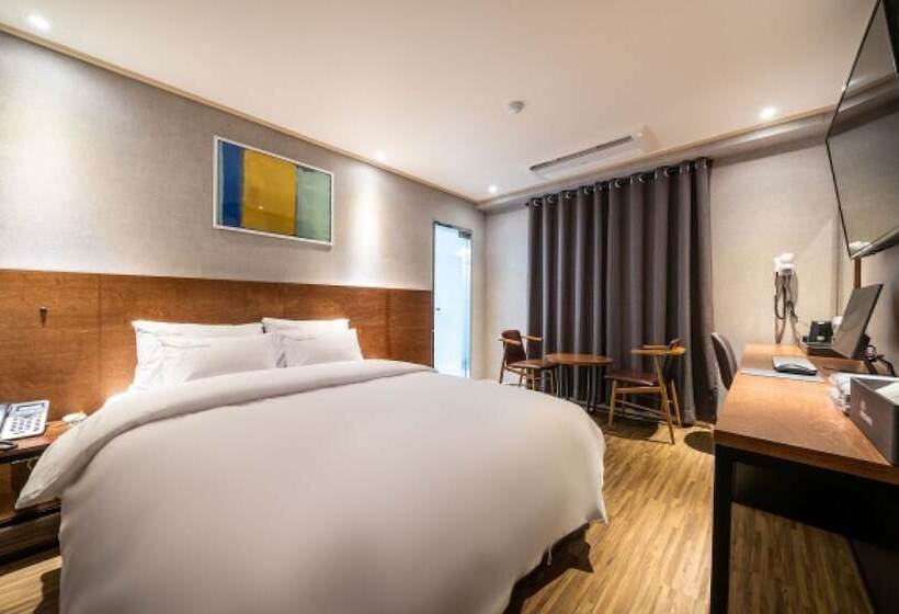 מוטל Pocheon For You