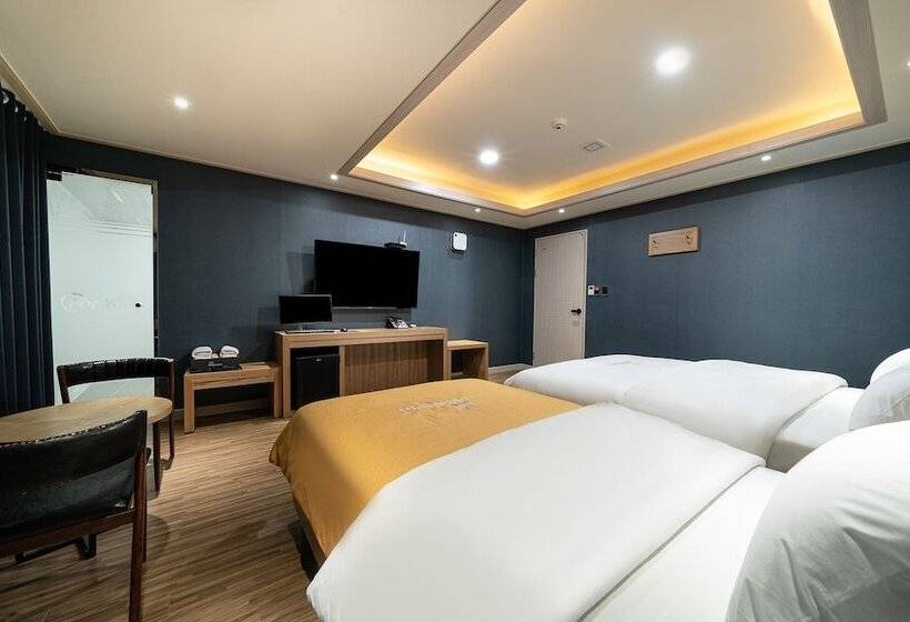 מוטל Pocheon For You