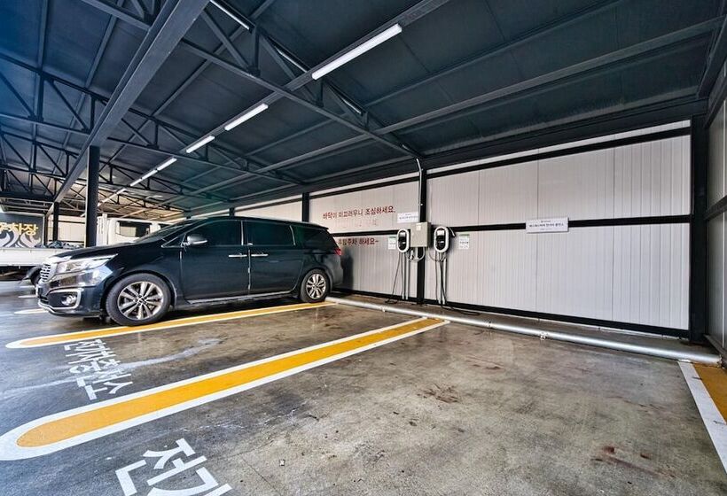 מוטל The Godfather Of Jukdo Market In Pohang