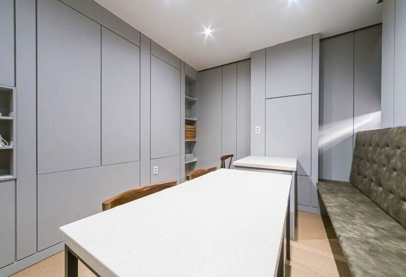 מוטל The Godfather Of Jukdo Market In Pohang