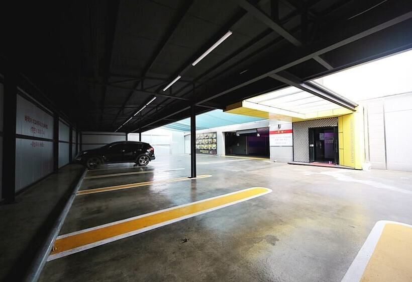 מוטל The Godfather Of Jukdo Market In Pohang