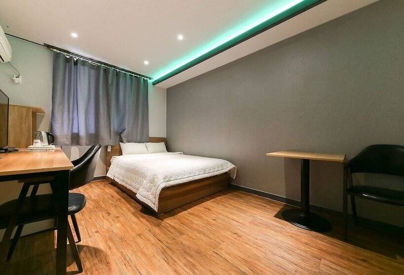 מוטל Seosan Byeolbam