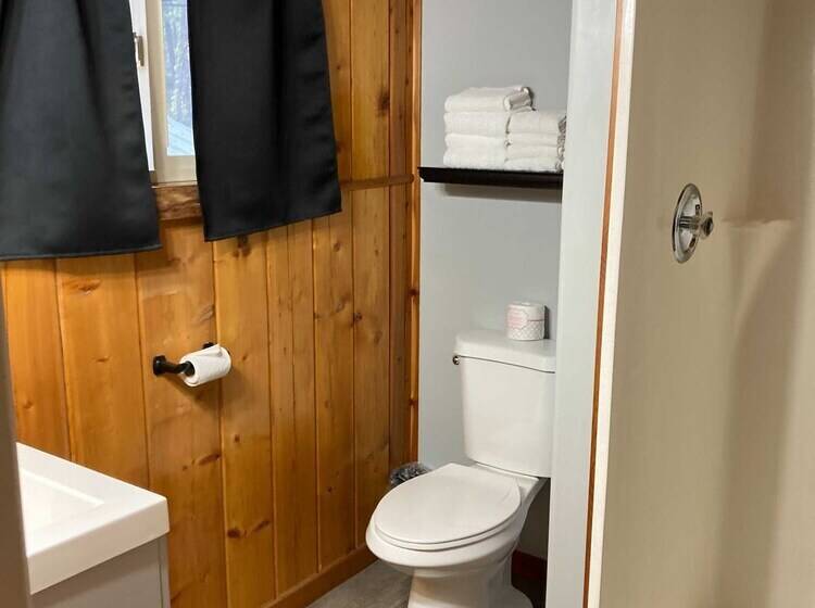 فندق على الطريق Silver Beach Resort