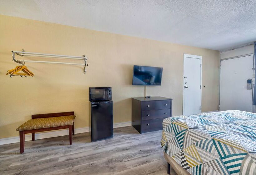 فندق على الطريق Studio 6 Effingham, Il