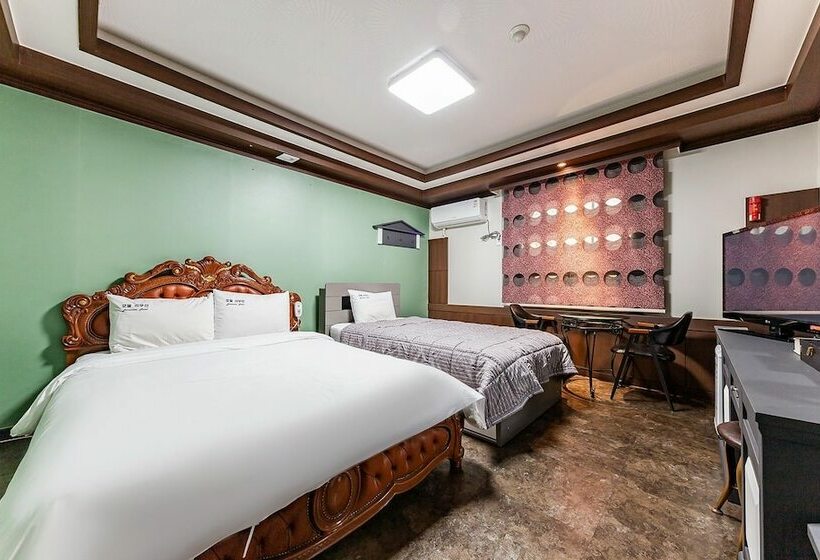 Мотель Suncheon Limousine