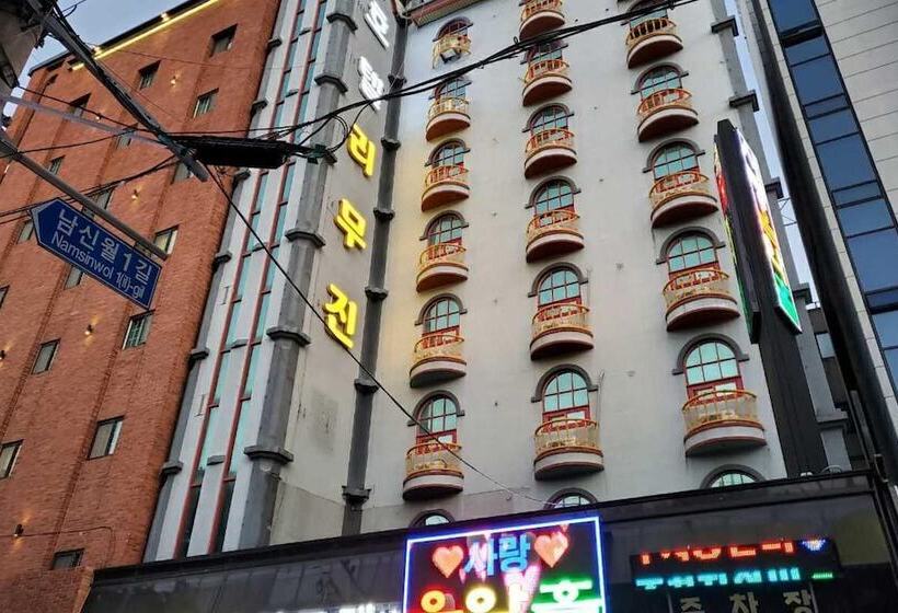 Мотель Suncheon Limousine