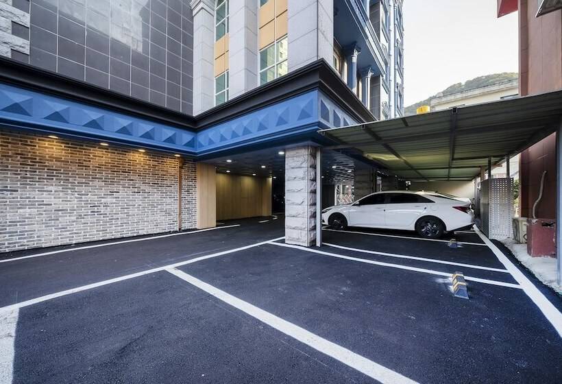 Motel Uiryeong Crystal