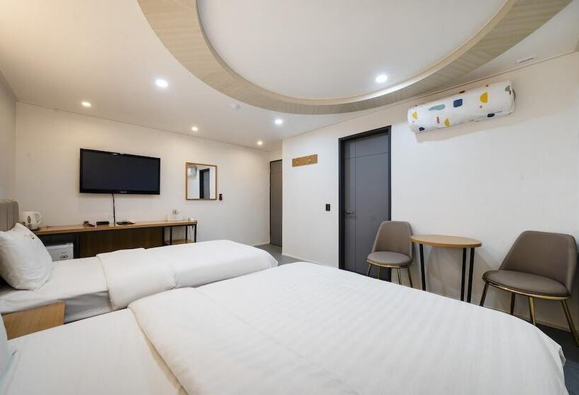 מוטל Uiryeong Crystal