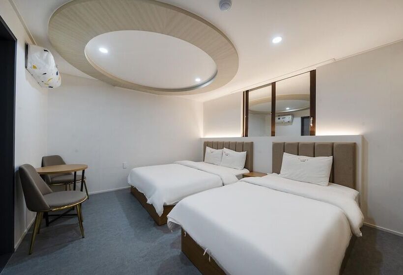 Motel Uiryeong Crystal