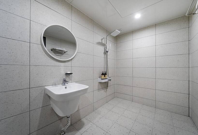 Motel Uiryeong Crystal