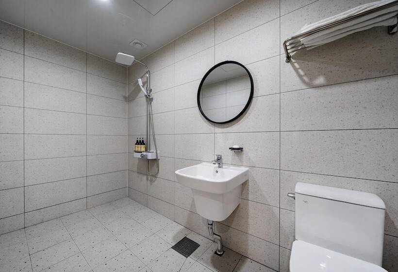 מוטל Uiryeong Crystal