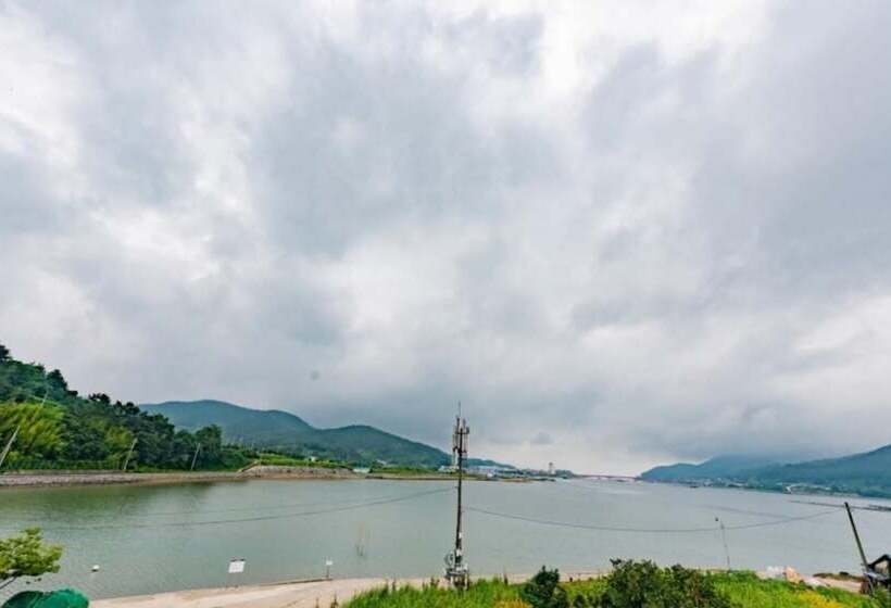 Namhaeseommaeulbada Pension