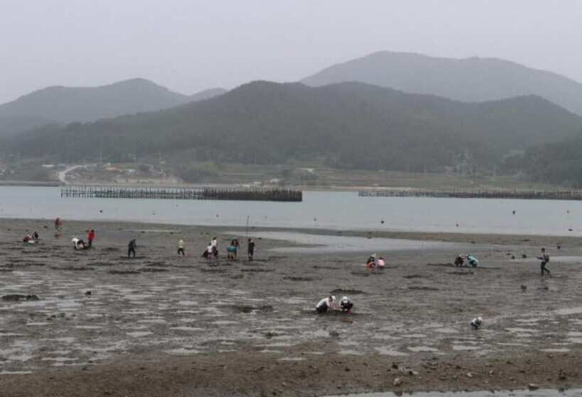 Namhaeseommaeulbada Pension