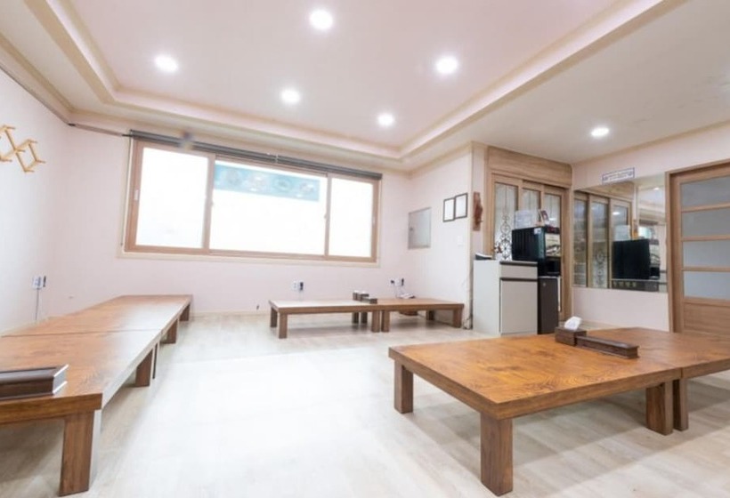 Namhaeseommaeulbada Pension