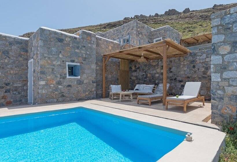 Nisides Suites