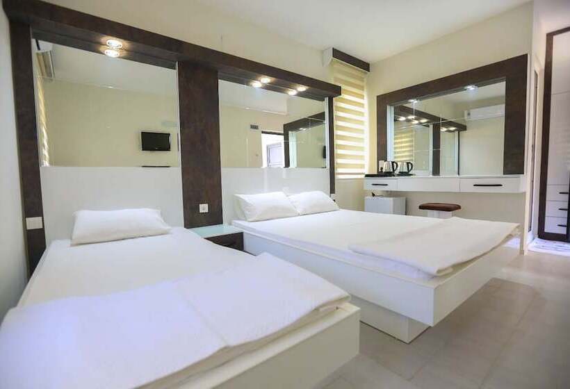 Otel Albos