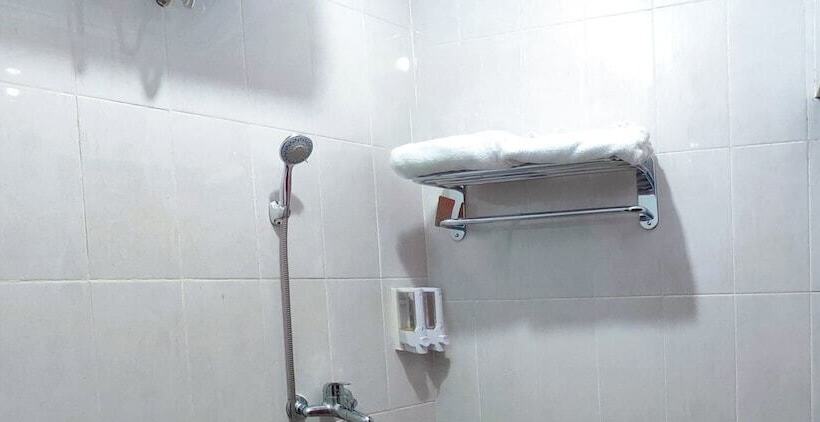 بنسيون Atmosfer Guest House Sentul By Ruang Nyaman