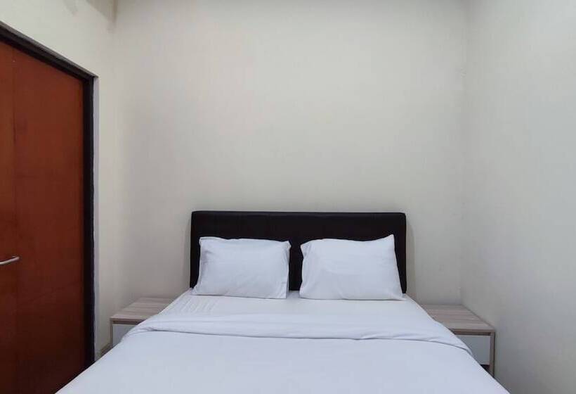 بنسيون Atmosfer Guest House Sentul By Ruang Nyaman