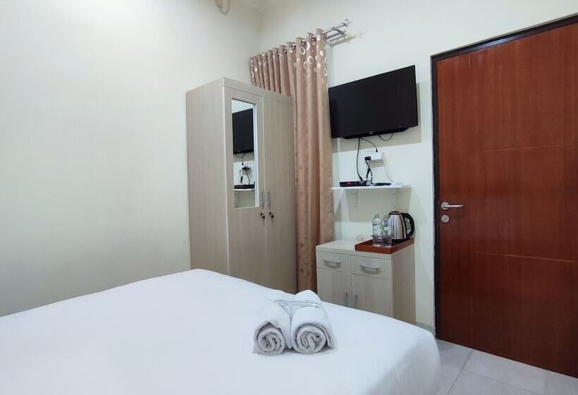 بنسيون Atmosfer Guest House Sentul By Ruang Nyaman