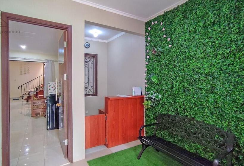 بنسيون Atmosfer Guest House Sentul By Ruang Nyaman