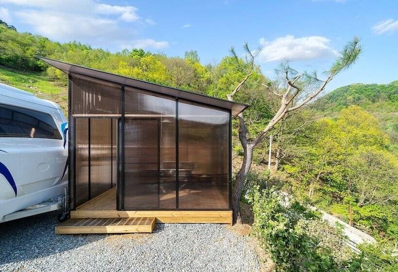 Pension (Hôtel basse catégorie) Gapyeong Ddobagi Pet & Spa Glamping