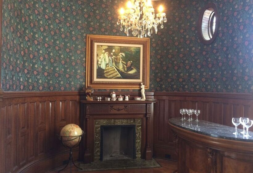 پانسیون Godley Manor