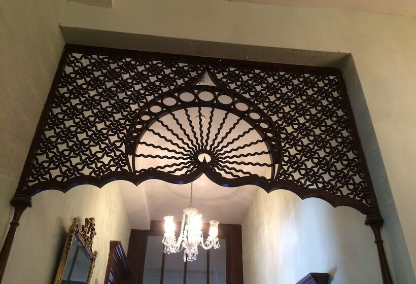 پانسیون Godley Manor