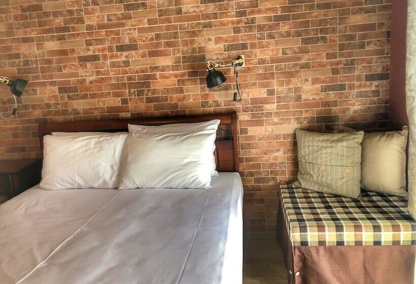 Pensão Guesthouse Monopati   ξενώνας μονοπάτι