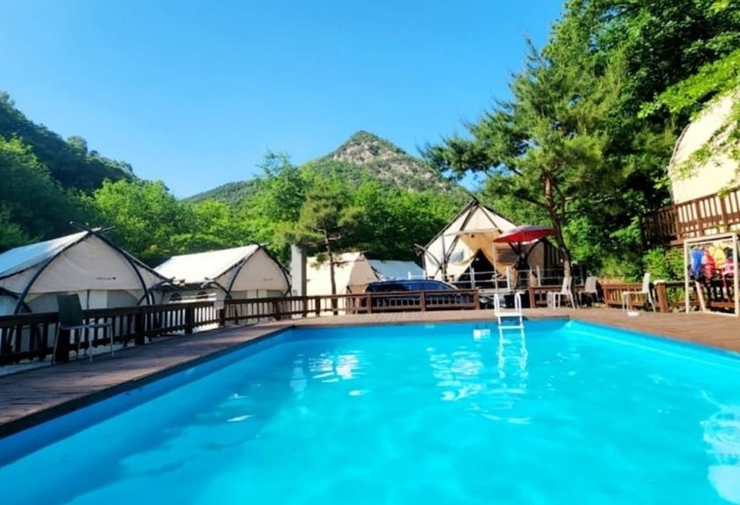 Пансион Hongcheon Coco Vivaldi Glamping Caravan