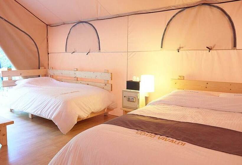 Пансион Hongcheon Coco Vivaldi Glamping Caravan
