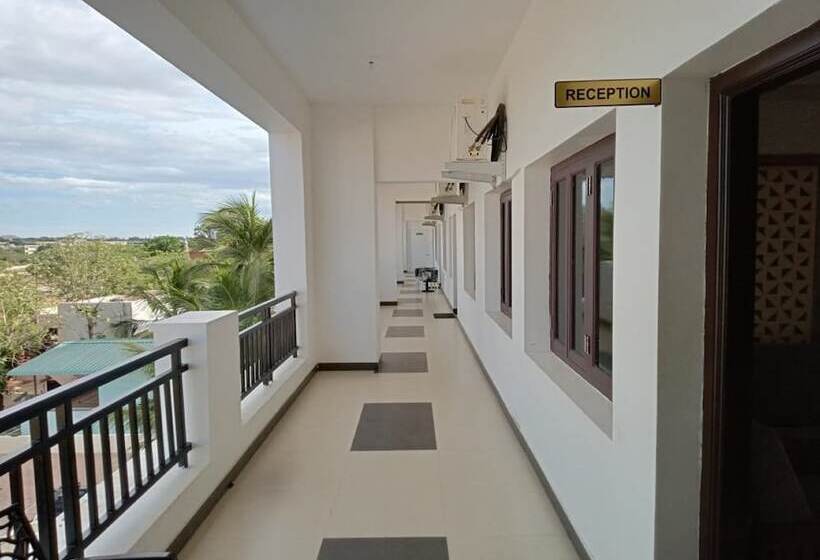 膳宿费 John Towers