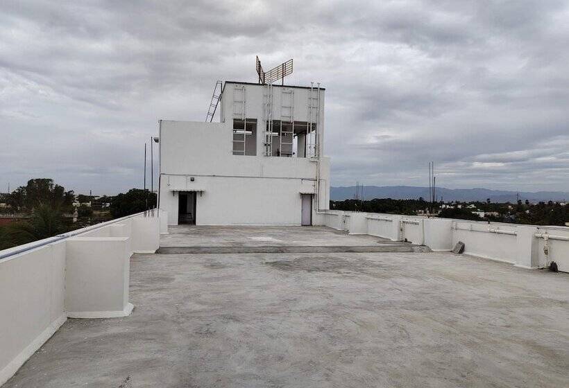 膳宿费 John Towers