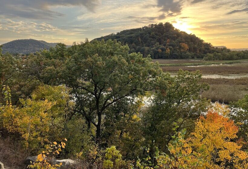 بنسيون Little Bluff Inn