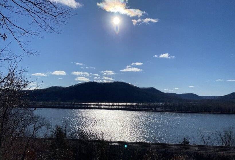 بنسيون Little Bluff Inn