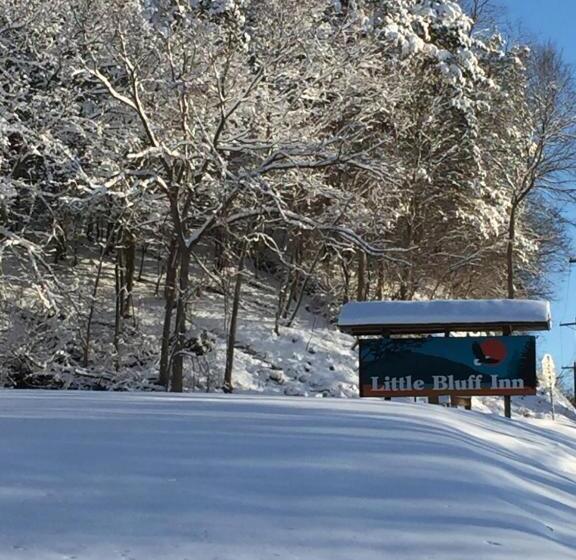 بنسيون Little Bluff Inn