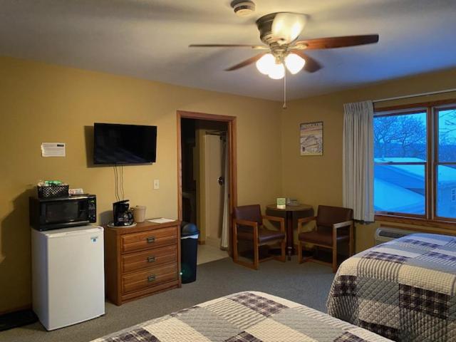 بنسيون Little Bluff Inn