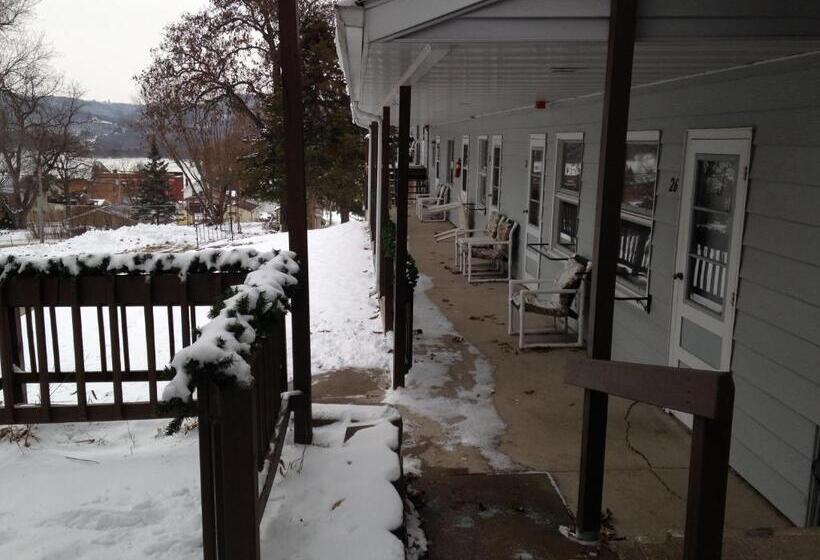 بنسيون Little Bluff Inn