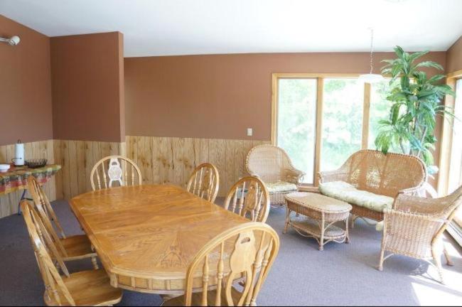 بنسيون Little Bluff Inn