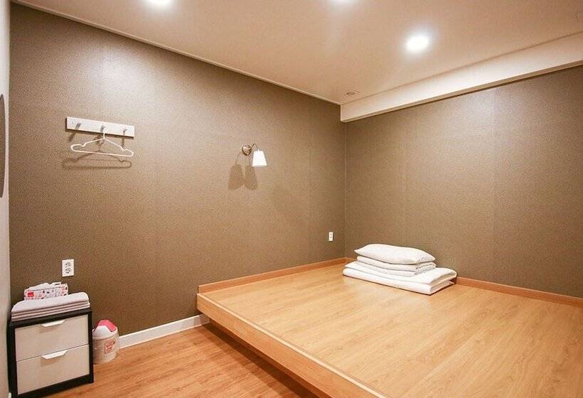 Пансион Mokpo Deung Dae Guest House