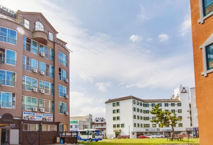 펜션 Naksan Beach Condotel