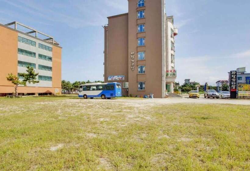 펜션 Naksan Beach Condotel