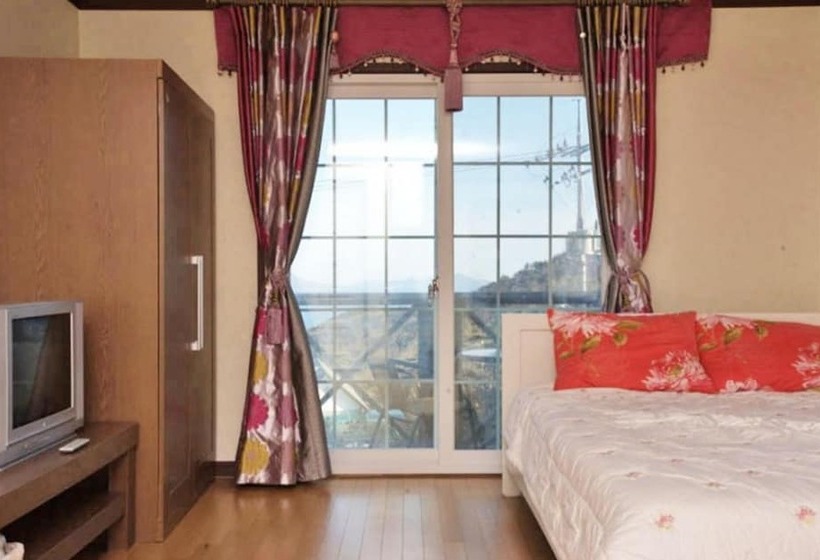 Пансион Namhae France Resort